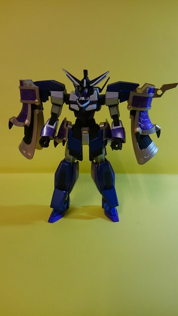 両肩のパーツがちょっと違うのはわざとです。