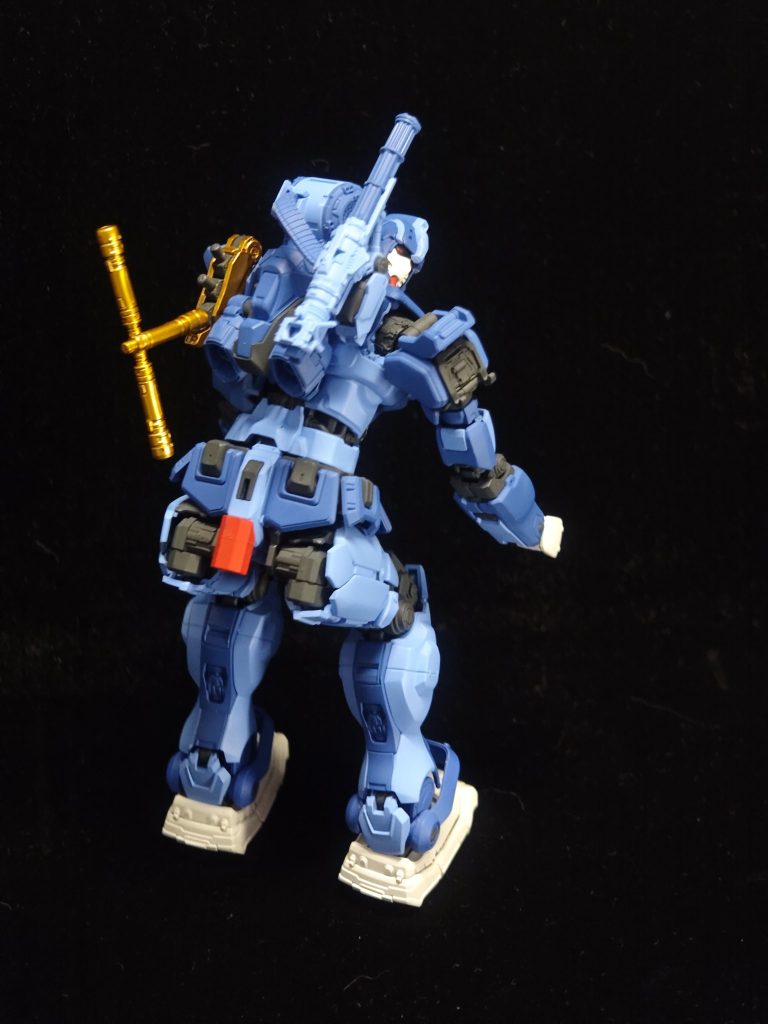 台座のジョイント部分を尻尾にしました