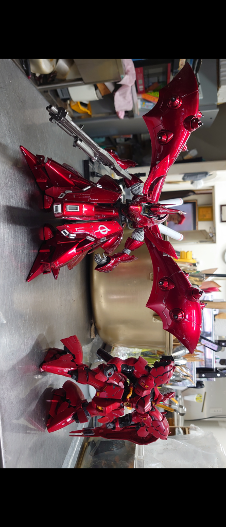 キャンディー塗装は２０層、比較のサザビーは3層