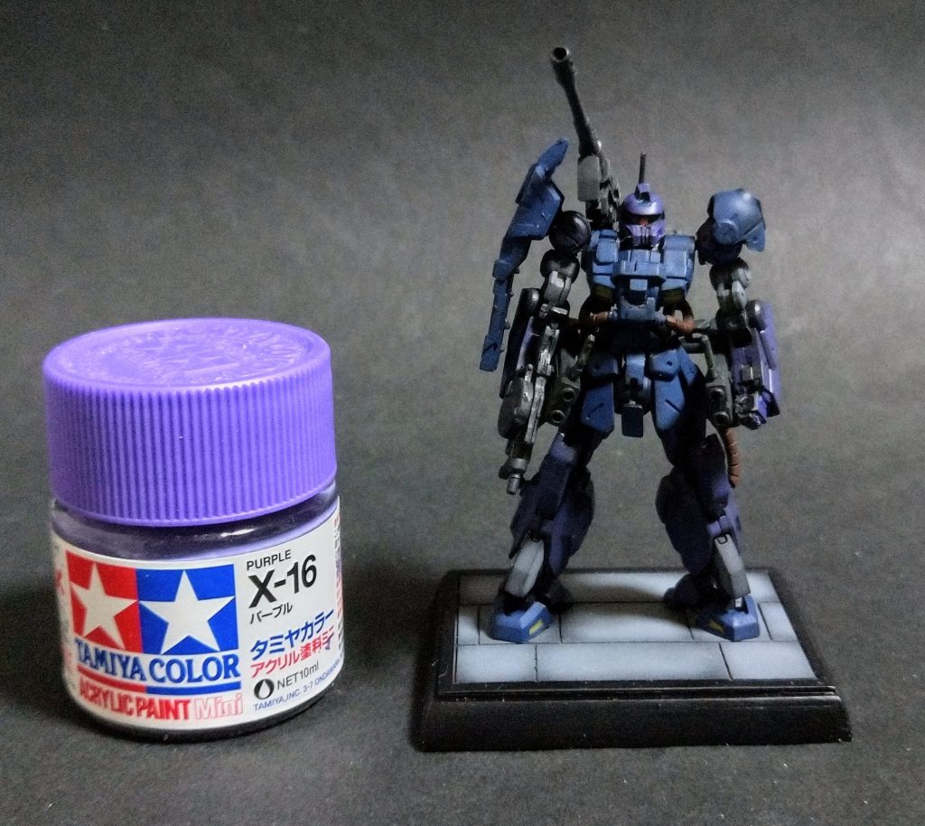 毎回大きさの比較画像を忘れてるので、今回はタミヤアクリルカラー瓶を付けました。