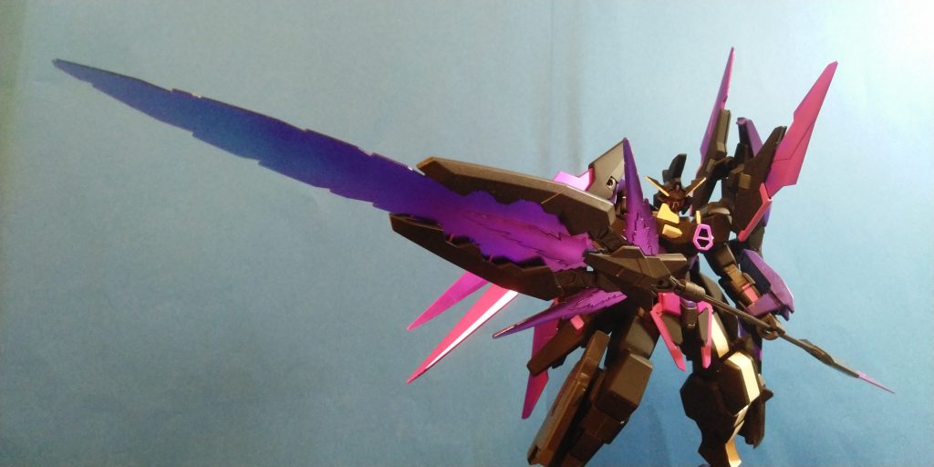 トライジェスターロッドは、トライスラッシュブレイドと合体させてトライジェスターランスにすることができる。