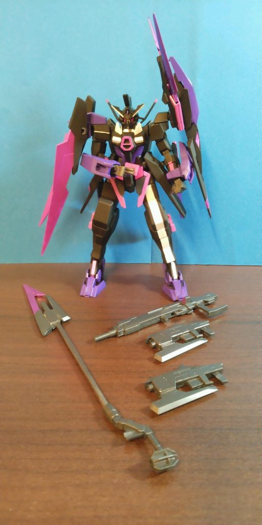 トライジェスターロッド、トライドッズライフル、ドッズバルカン×2、トライスラッシュブレイド、トライアームソード、トライボウガンを駆使して戦う。