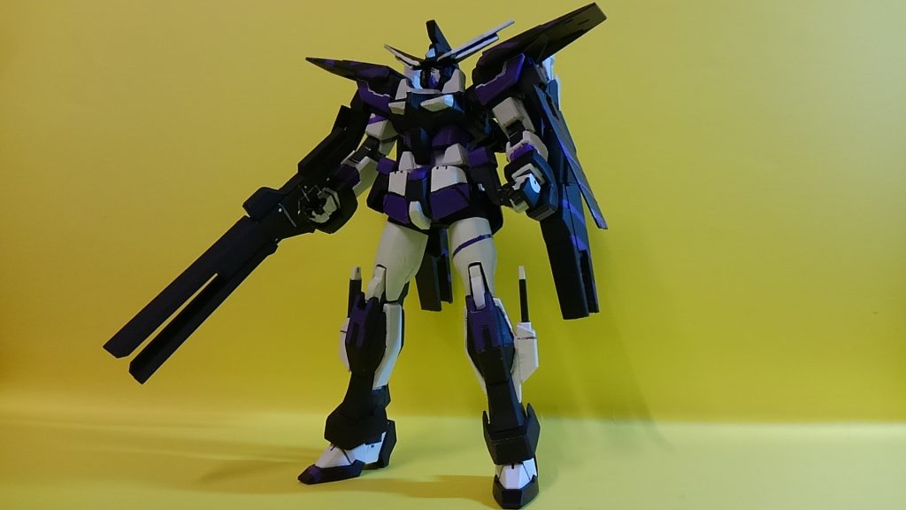 武装はハイパードッズライフル、ビームサーベル×2、背部のTビット。「T」というウェアの名称はTビットに由来。