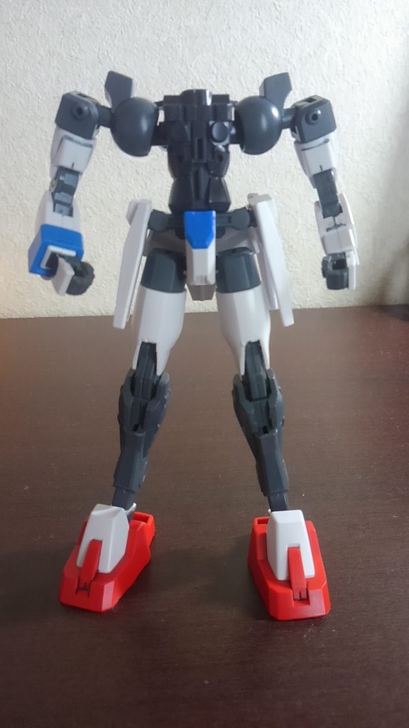 もはやガンダムAGE-1ベースとは言い難い疑惑。