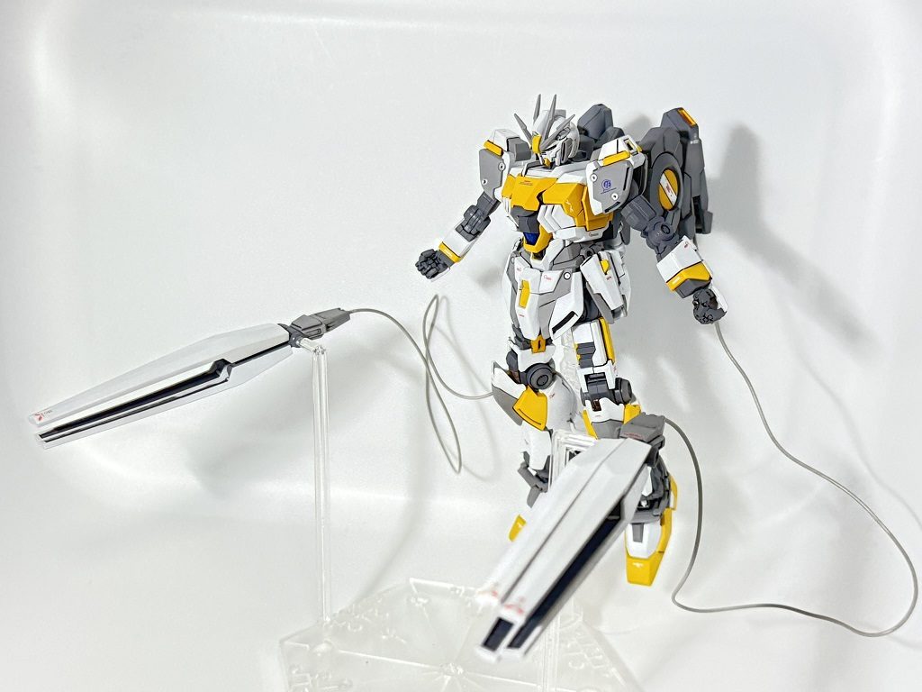 カラーレシピ ホワイト部分:クールホワイト イエロー部分:エヴァイエロー フレーム部分:ニュートラルグレーⅢ+ブラック(1:1) ボディ・グレー部分:ニュートラルグレーⅢ