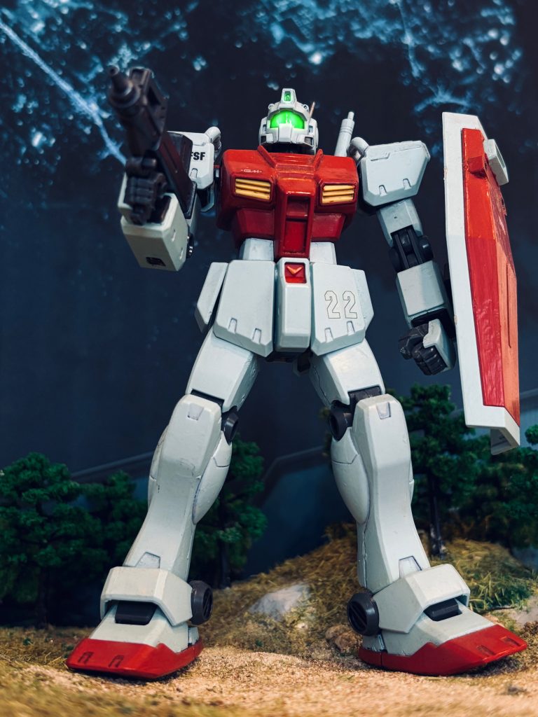 10年以上前に作ったジム改です。MSイグルーでみてかっこよかったので欲しくなったのですが、宇宙仕様はプレバン限定で手に入りませんでした。ので、仕方なく陸戦仕様を買ってきて塗り直したのを覚えています。