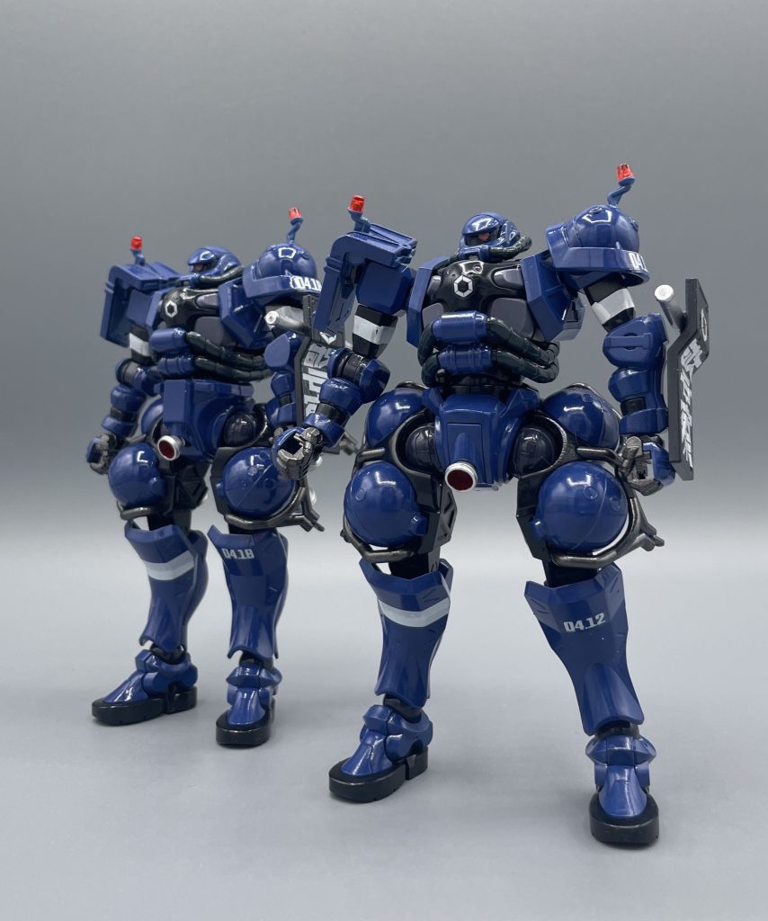 MS-06-SSP POLICE ZAKU 絶賛放送中「機動戦士ガンダムGQuuuuuuX」より、軍警ザクです。MAV用に絶対2機欲しいけど、無理だろうなぁと思っていましたが、近所のお店に山積みの軍警ザクが! そもそも購入を諦めてて、午後にお店に行ったのに、まだ山積み!凄い!!なんだこれ!?たくさん作ってくれたバンダイさん、たくさん仕入れてくれたお店さん、ありがとうございます!(>_<)✨ キャンプラは、キャンプを愛する田舎住みですが、こんな田舎にも大量にザクを入荷させるとは、バンダイさん本気ですね。もちろん、ガンプラの入荷数には地域差もあり、複数買いを自粛するべきという意見も分かっています。 ご不快な思いをされた方が居られましたら謝罪致します。申し訳ございません。