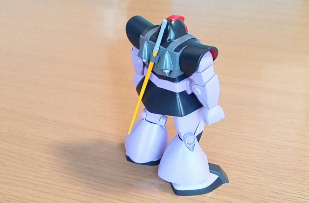 やはりドムにハズレなし。アルミ線にて固定ポーズで余計な改造はしていません。今回はエアブラシを久々に使いましたが感覚が戻らなく大変なコウサクでした。