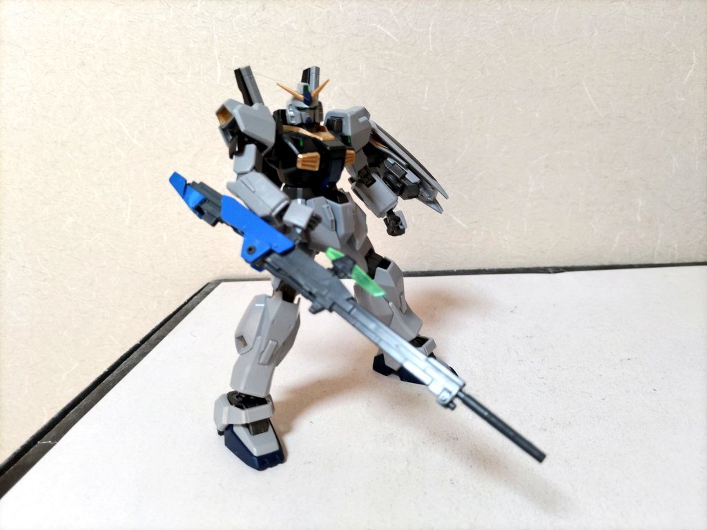 GNロングライフルは接続部と本体で分解出来るため本体だけ別機体に移植可能