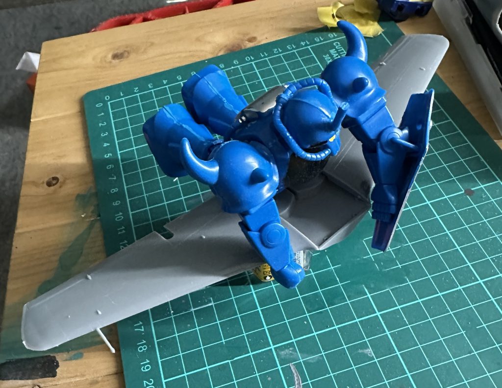 「その者青き衣を纏いて金色の野に降り立つべし」とある有名な言葉をささやく目の前の青い奴.....風の谷のグフさん.....閑話休題 