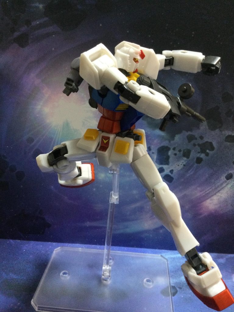 そこっ！ちなみに、型番のIFは、シールドにIフィールドを装備してるから。あーもうむちゃくちゃだよ。