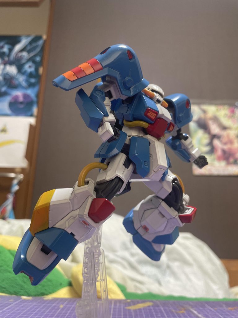 民間用なので武装はないです(一様持てますが合う武器はまだ．．．(zaku-kao4))