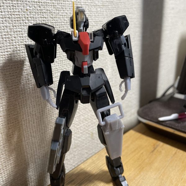 セムはハンドパーツとシールドを初めて3Dプリンタで制作しました。まじで3dモデリングが大変でした。正直シールドはプラ板から切り出した方が絶対早い！セム二機目を今日中にロールアウトできるように頑張ります（1枚目）