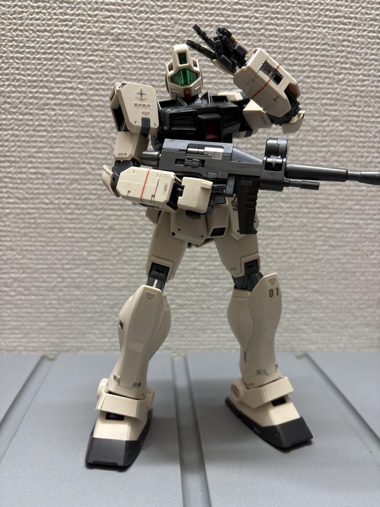 ハンドパーツはエモーションマニュピレーター化していますエモーションマニュピレーターはビルダーズパーツですが、甲のパーツは付いてないので、加工して接着処理しました甲をつけて欲しい