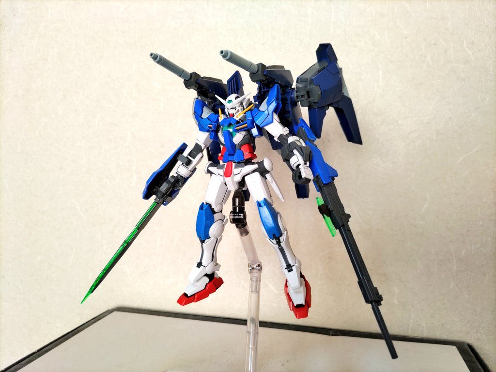 背部は1軸の接続部があるのでバックパックをつけられます