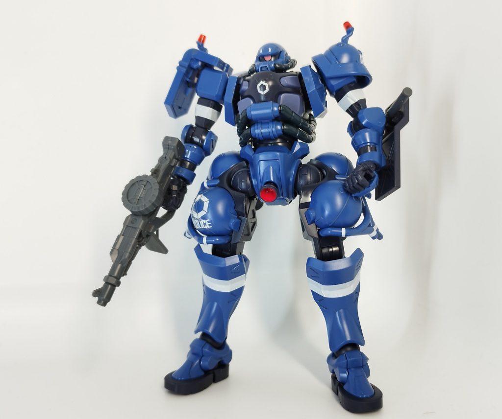 普通に組みました今までのザクのキットといろいろと構造が違い、組んでいて楽しかったです