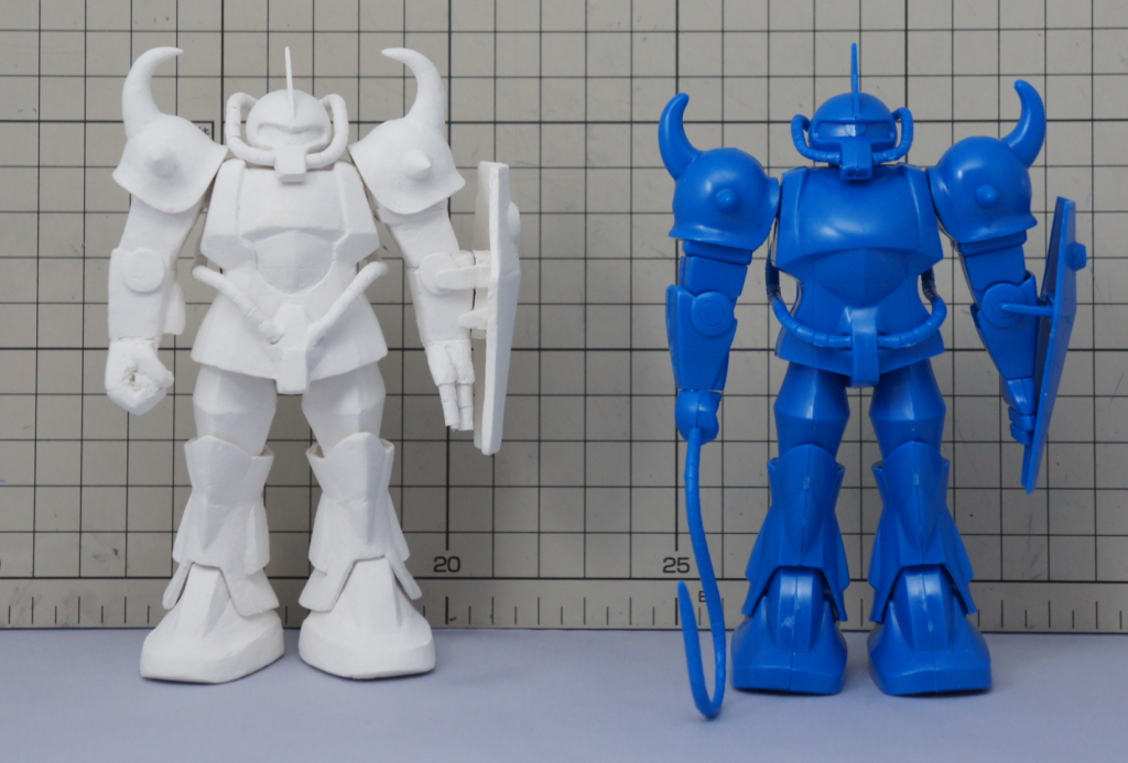 「ふふふ...このランナー数...この合わせ目...この可動域こそ 旧キットよ!!」というわけで、大好きな旧キットとの比較です。肩を上げて、太ももを増幅するだけでもより良くなりそうですね。