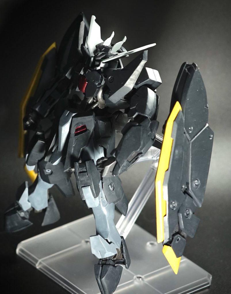 海老川氏が Xに投稿したイラストをもとにポージング結構頑張ったと自分を褒めています。