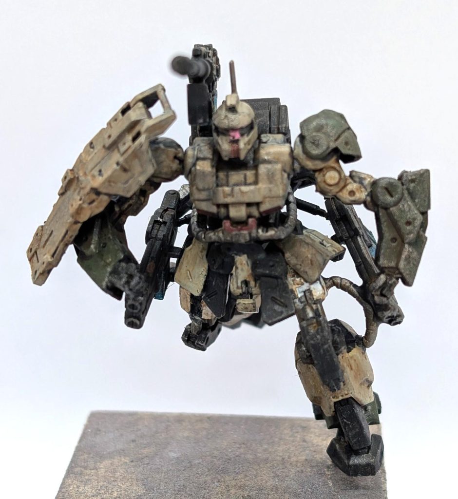 箱絵のいかり肩で駆け出す感じをポージング。瞬着でガチガチに固めてます。 