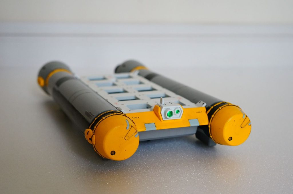 一部付属のシールを使っていますが、大部分は筆塗りで塗装して仕上げています。