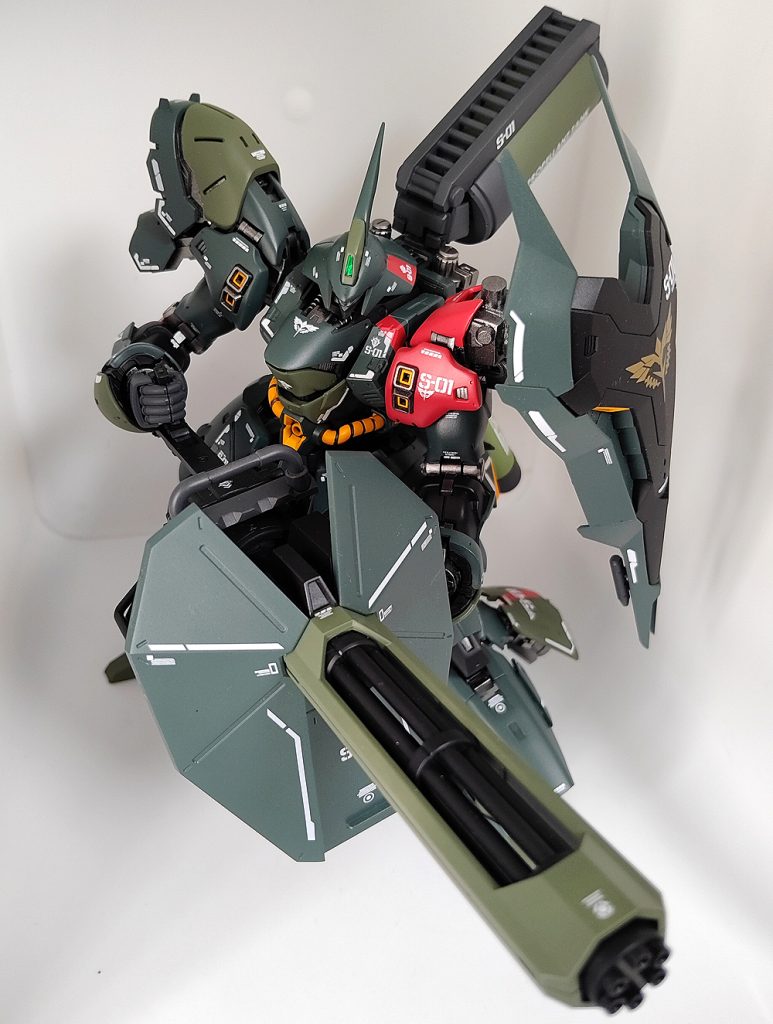 RGサザビー–3枚目/制作者：nisetora2001