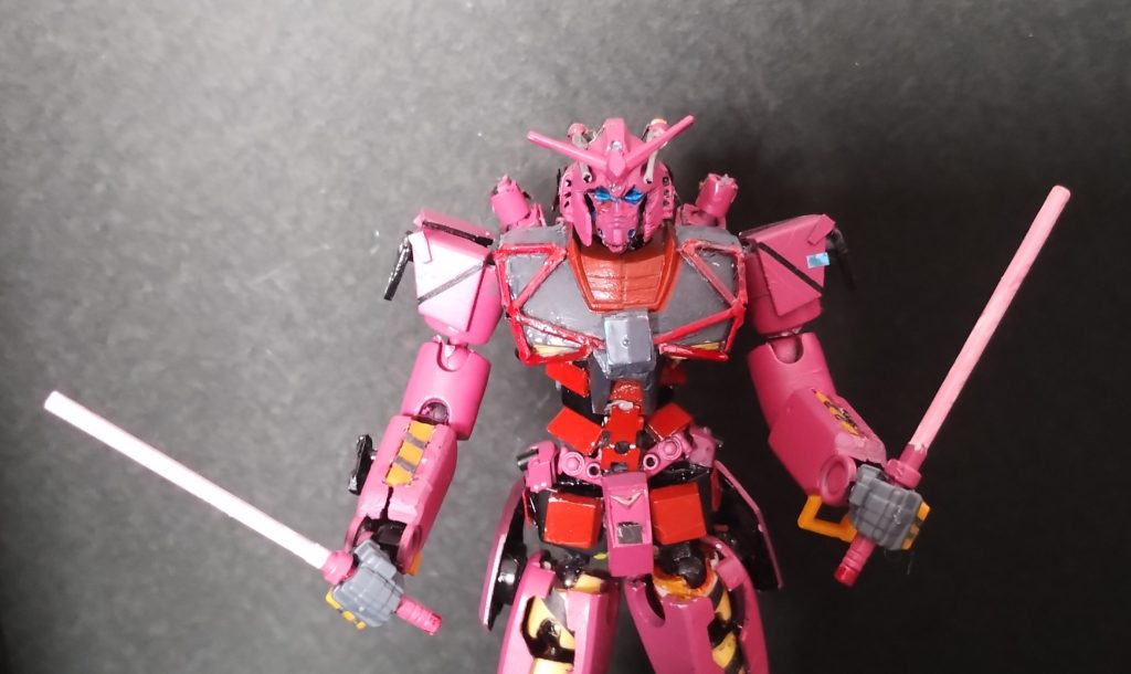 ビームサーベル。旧キットのサーベルだと交通誘導してるみたいです。