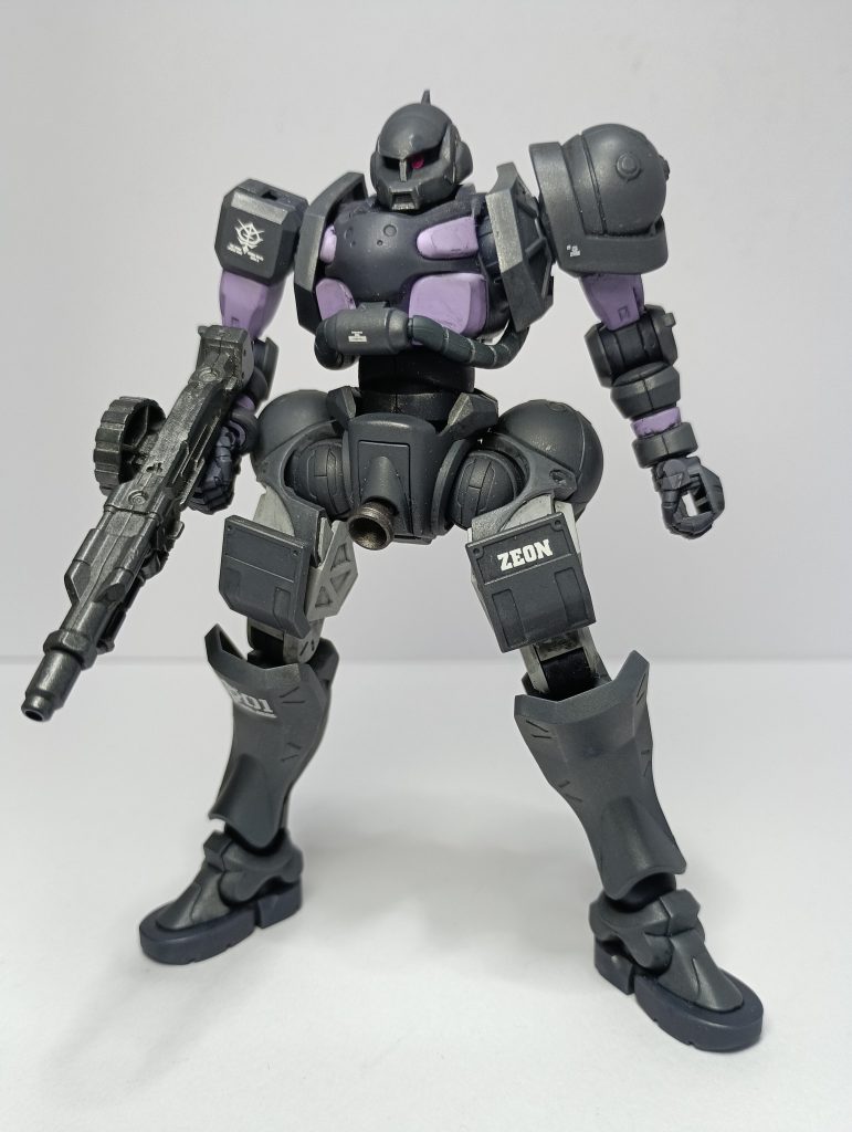 本来の名称は０ザクなのですが、私がオッサンなので旧ザクと称します。旧ザク自体に罪はないのですが、中の人が「いやな臭い」と言われていたので、コンペには悪側で参戦ですW