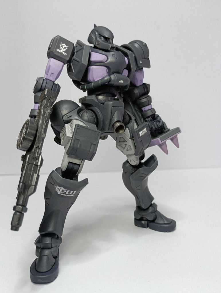 オリジナル同様。ザクのデザインから引き算したイメージで作成。