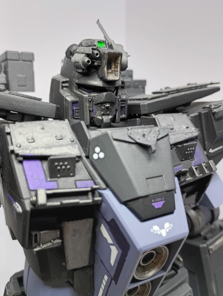 顔面。少し形状を変更しハイメガキャノンを搭載。あとバイアランがいつ来てもいいように2門の速射砲も装備していますW