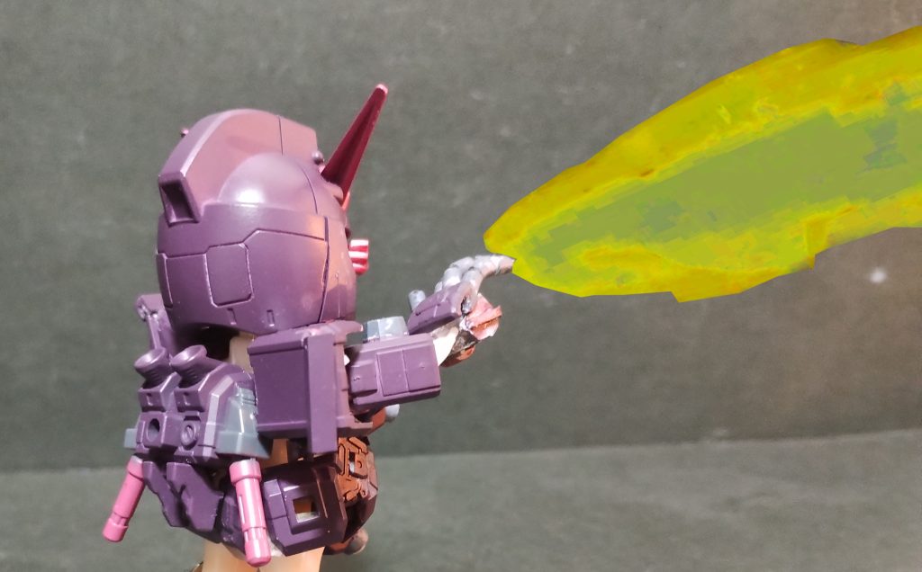 指先からのビーム！指はアイロンビーズと針金で作成しました。