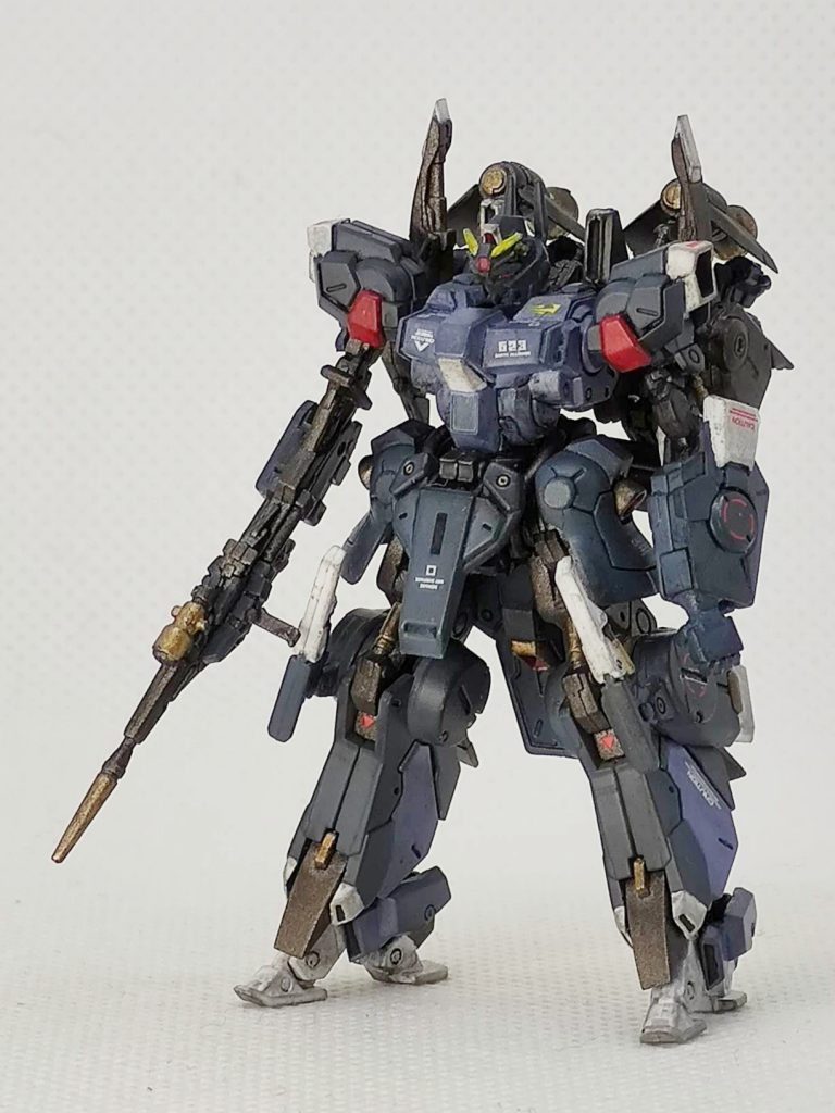 通常の片手持ちにも出来ます。（左手首がちょっと変ですが・・・）