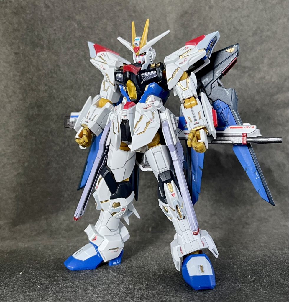 ロングビームライフルは腰部にそのままマウント可能