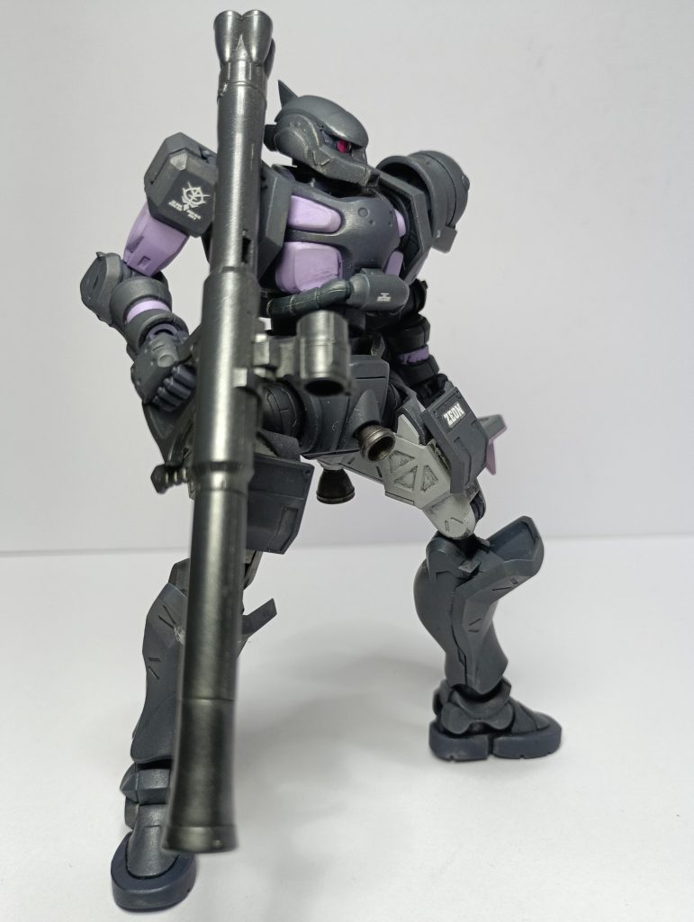 やはり黒の三連星にはバズーカが似合います。