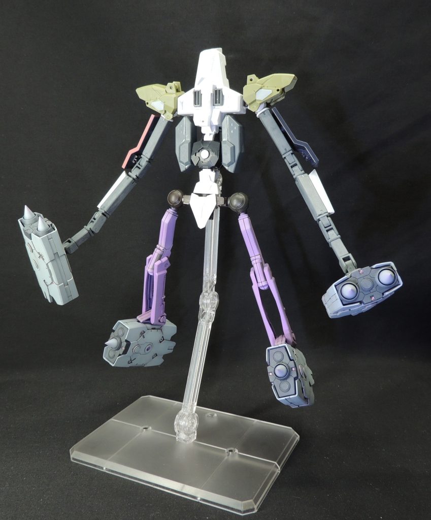 精査した結果、胴体部と腕部を追加製作することにしました。パーツは、30MMシリーズと各種オプションパーツセットで、ほぼ無加工で使用しています。