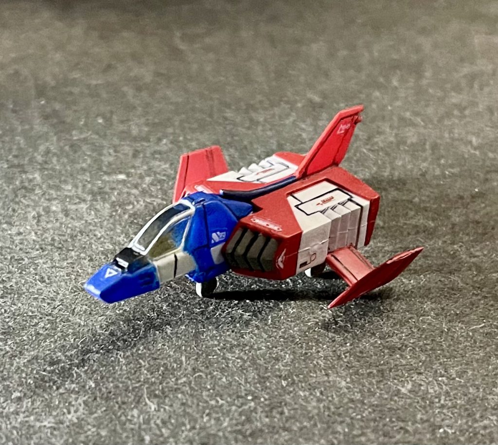 変形も合体も出来ないですが一応、コアファイターも付属。