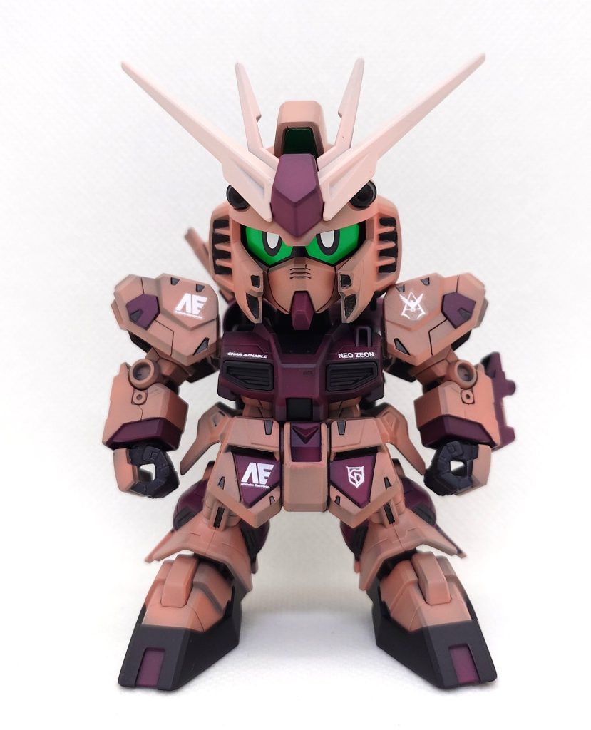 装備無状態です。個人的にはこの状態が一番好きかもしれません(gundam-kao3)SD体型ながら『無駄な部分ない』という印象を持たせるデザインが秀逸ですよね(gundam-kao6)