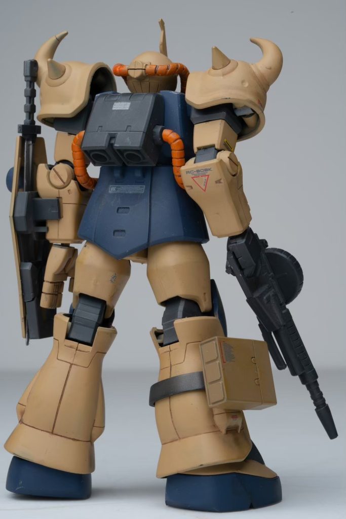 カラーに関してはトリントン配備機に見られるデザートカラーで個人的にはこのダークアースとネイビーブルーの配色が間違いない組み合わせだと思うので安牌なラインを狙いました。