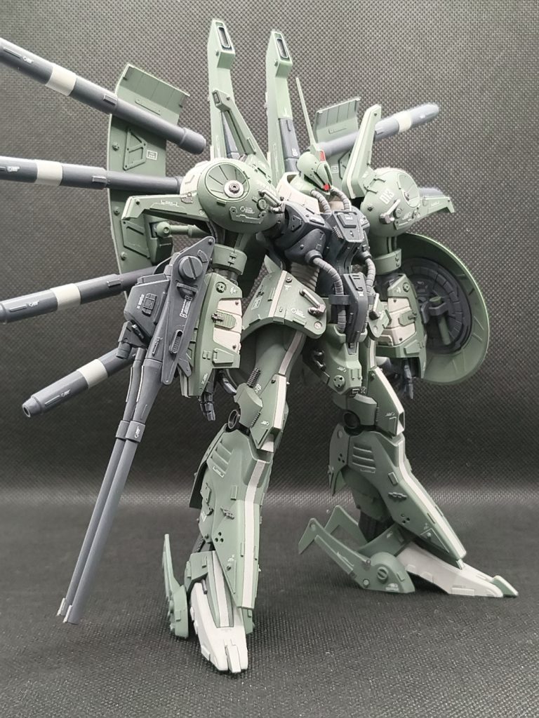 ウェザリングカラーはいつものグランドブラウンじゃなくて、マルチグレーを使いました。いい感じにシブシブになったような気がします。