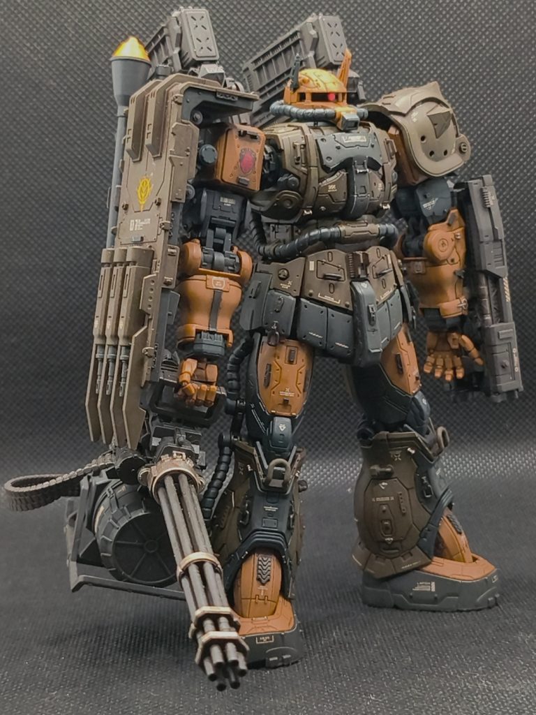 もともとディテールの細かいキットなので、あまり手は加えてません。武器類は30MMのアーマードコア・ウェポンセット04をそのまま使いました。これもディテール細かいので合うかなーと思って・・・どうでしょう？