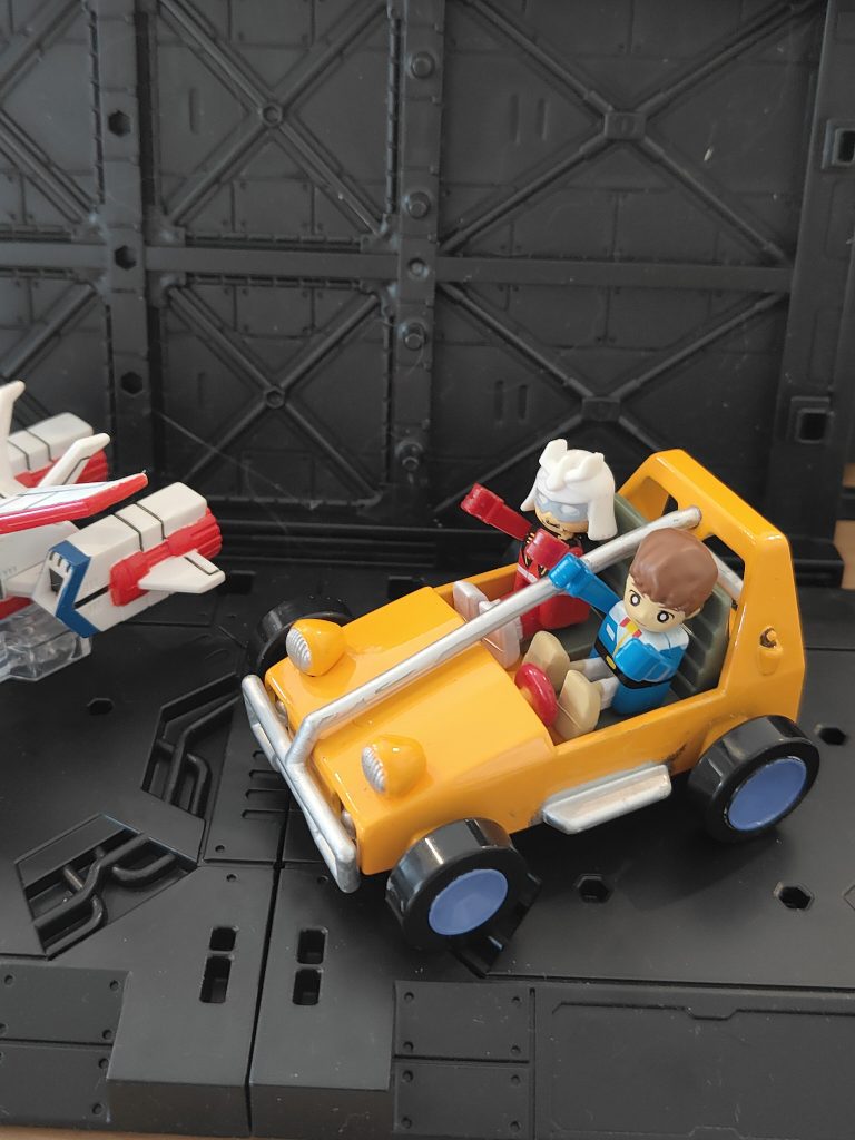ガンダムに登場したバギーも併せて色彩がおもちゃ感丸出しだったので、所々だけ塗装。アムロとシャアのフィギュアもあまり見ないような… 