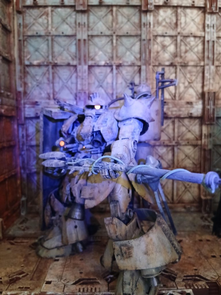 もちろんお目目も光ります。