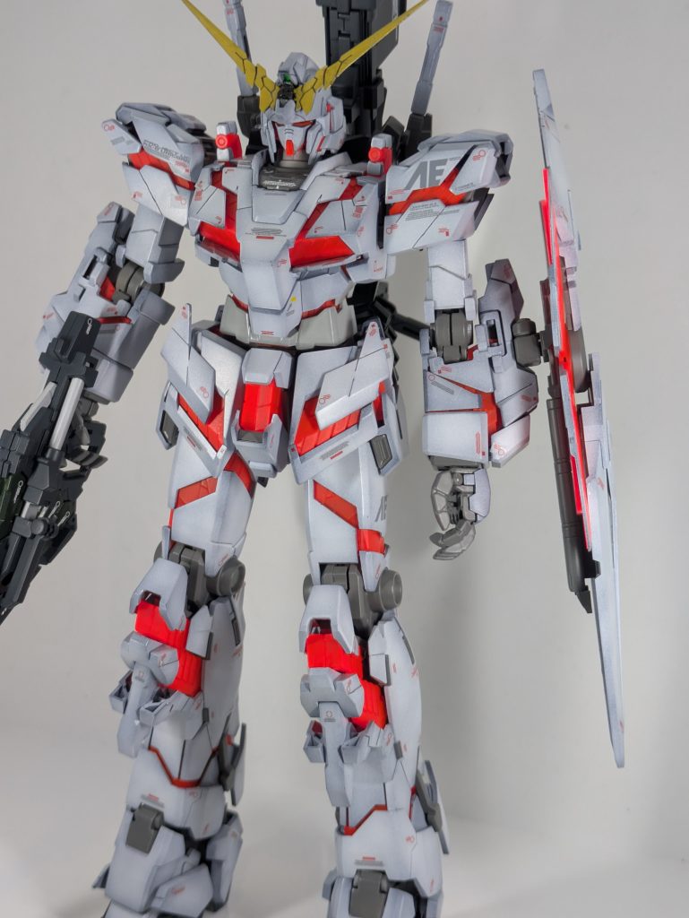 デストロイモードへ足が長くなり、結構プロポーション変わります。二の腕が細くて不安になる見た目。。そして破損が恐ろしく、細かいポーズは諦めました💦