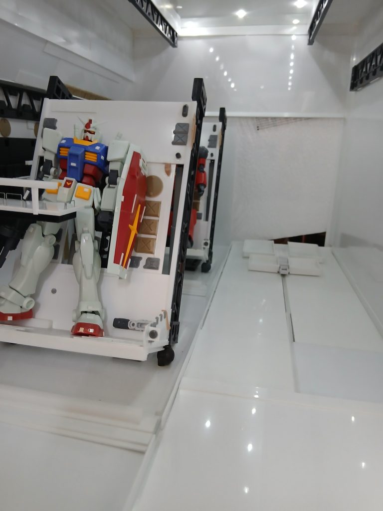 EGガンダムカッコいいですね、ガンキャノンはHGしか無いのでしょうがない、出来るだけお金掛けないでスゴいものを作りたい