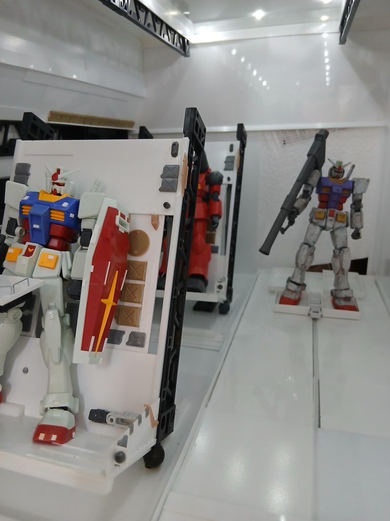 カタパルトもプラ板で作ったんですけど山田化学さんから出ちゃった…まあセリアのプラ板なんでいいかと...タミヤなら偉いこっちゃ...