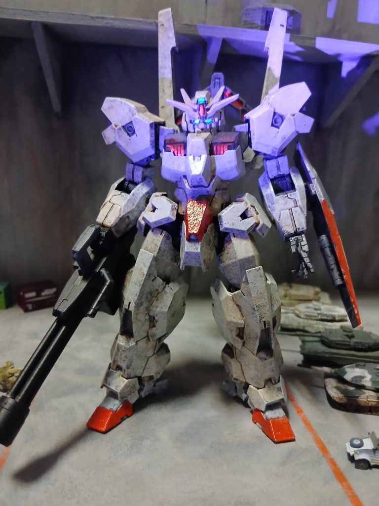 お目目以外も光ります。