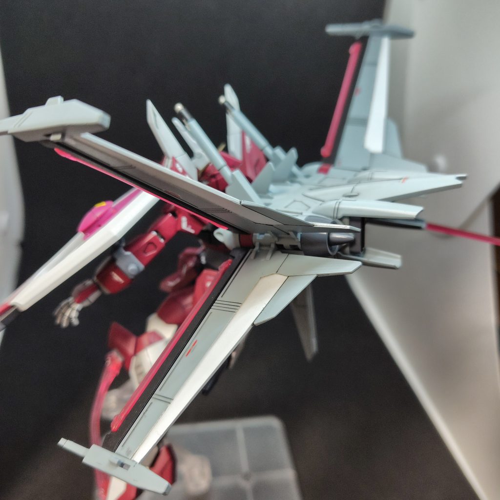 バックから。フォランテスはちょっとライトブルーっぽい色合いになっちゃいましたね。😅