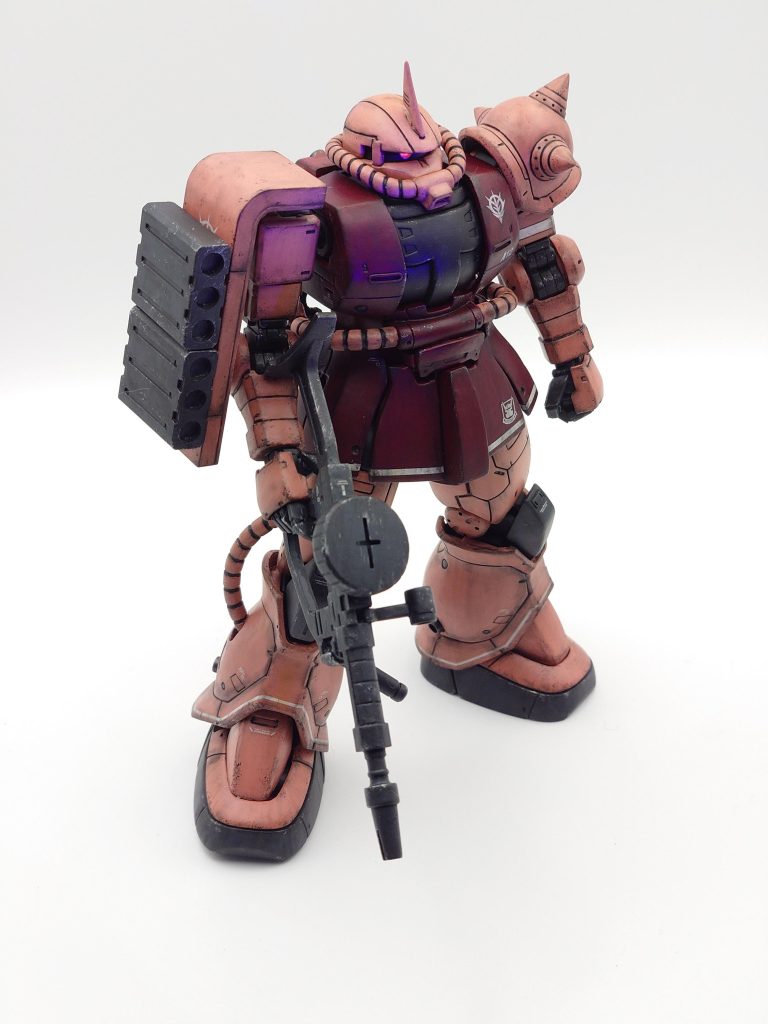 下半身(腰部)もスカ一トや中央フンドシ部分のパーツはプラ版とパテで幅増し、長さ等延長しています。