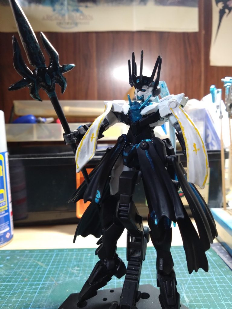 本体がほぼ完成しましたが、ソードビットの一部が全て破損するというとんでもないアクシデントに見舞われますがどうにか工夫して改修しました。まぁ、元はジャンクキットからの再生なので劣化していたのでしょうね…