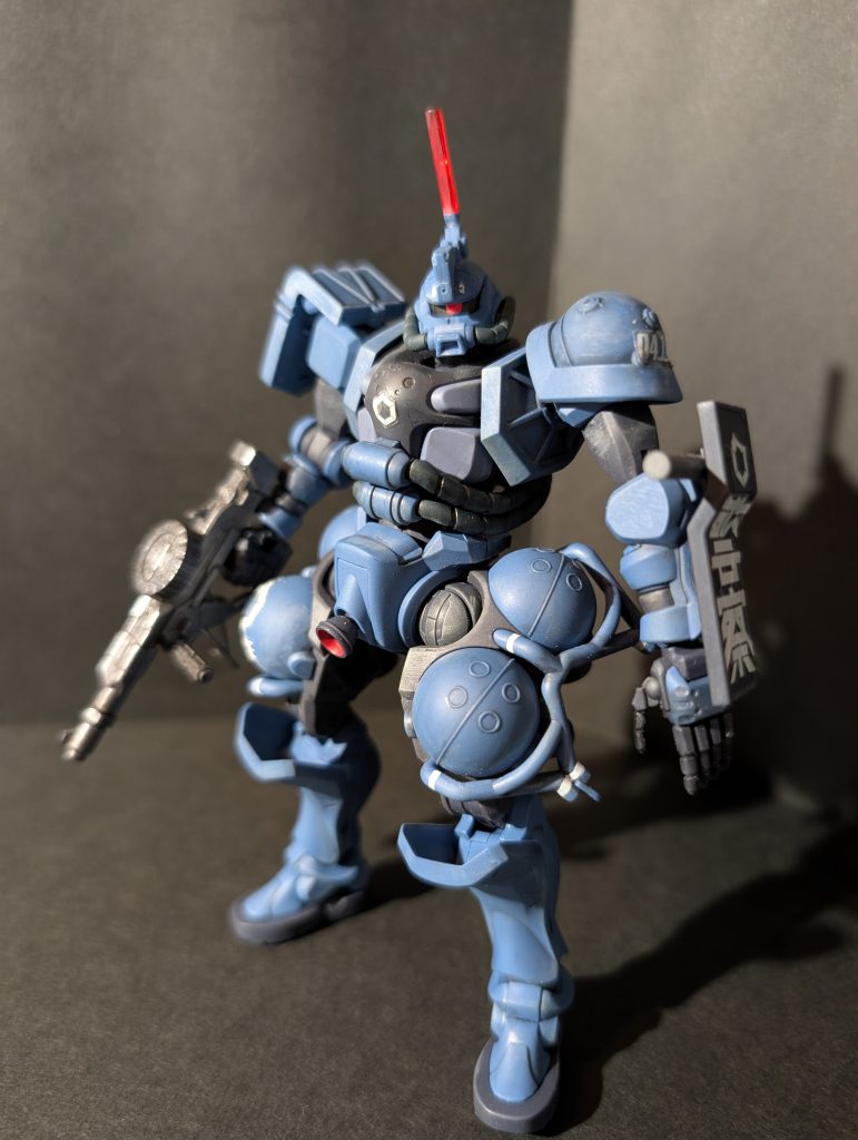 軍警ザク(整形色)–2枚目/制作者：greendoor82