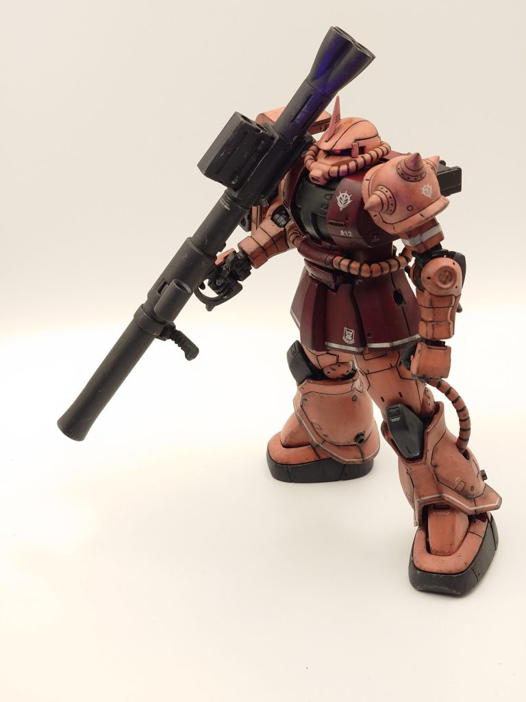 また今回の製作ではウェザリングにも取り組んでみました。使用感やくたびれた感を表現したかったのですけど、汚しって最終的にどこまでやったらでき上がりとしていいのか…その加減が難しいですね。